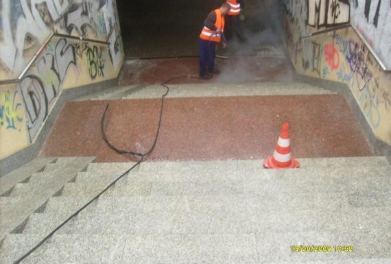 Usuwanie graffiti - 16 - 17