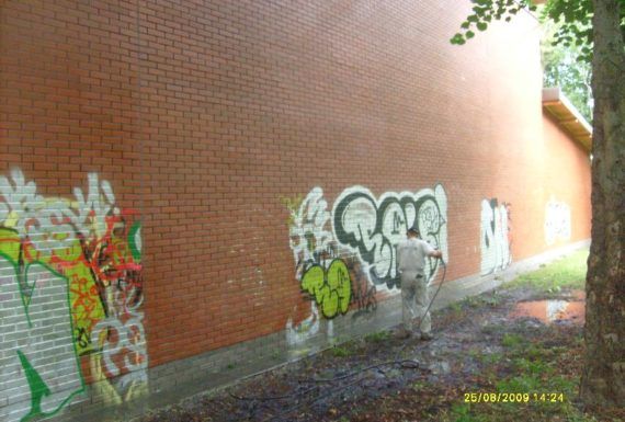 Usuwanie graffiti - 12 - 13